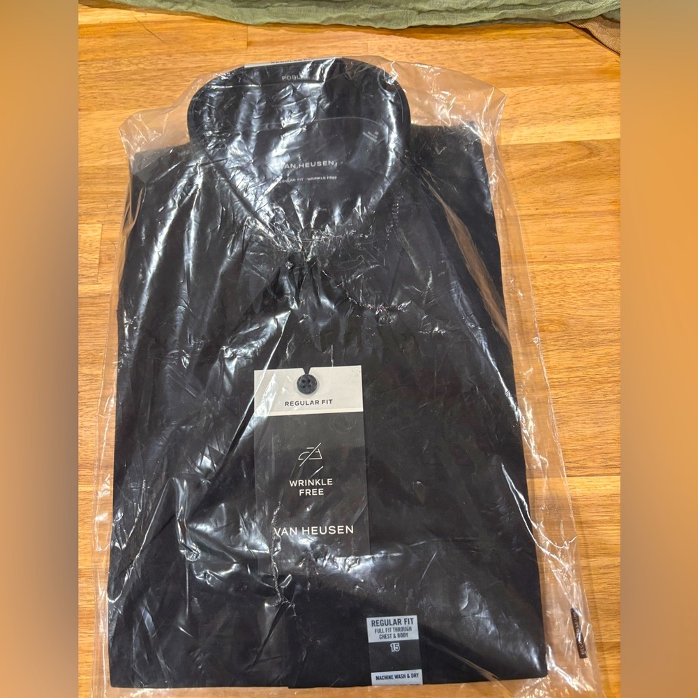 Van Heusen wrinkle free men’s shirt never opened size 15 regular fit.